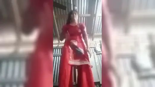 Hot dehati ladki showing big breasts and wet pussy in MMS