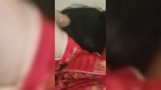Gaon ki kuwari ladki ki chut jabarjasti maari ja rahi hai bed par