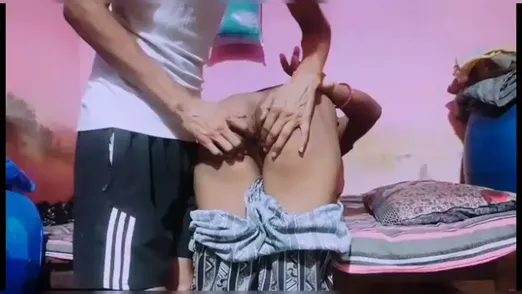 Hot gaon ladki ko room mein jabarjasti chudai karte huye