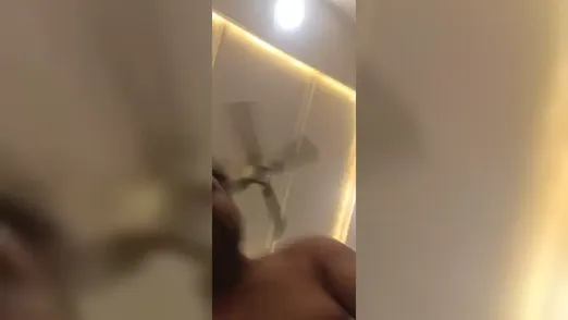Jawan driver apni sexy madam ki chut chhodta hua bed par